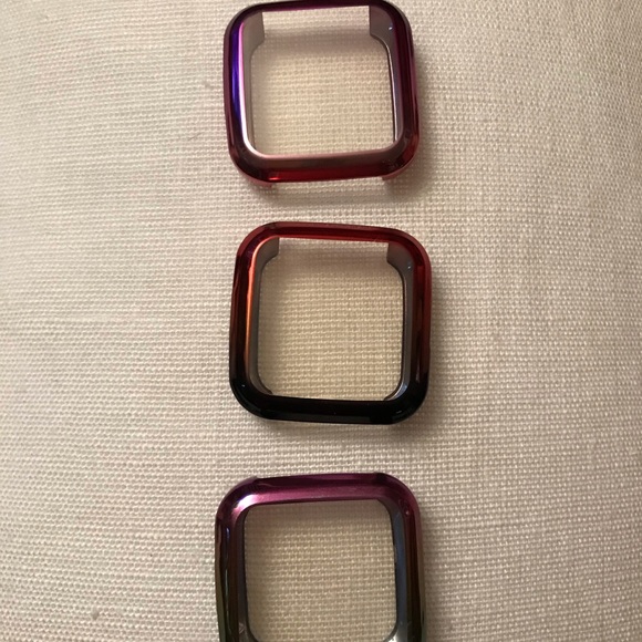 FitBit Versa Screen Protectors - Picture 2 of 8